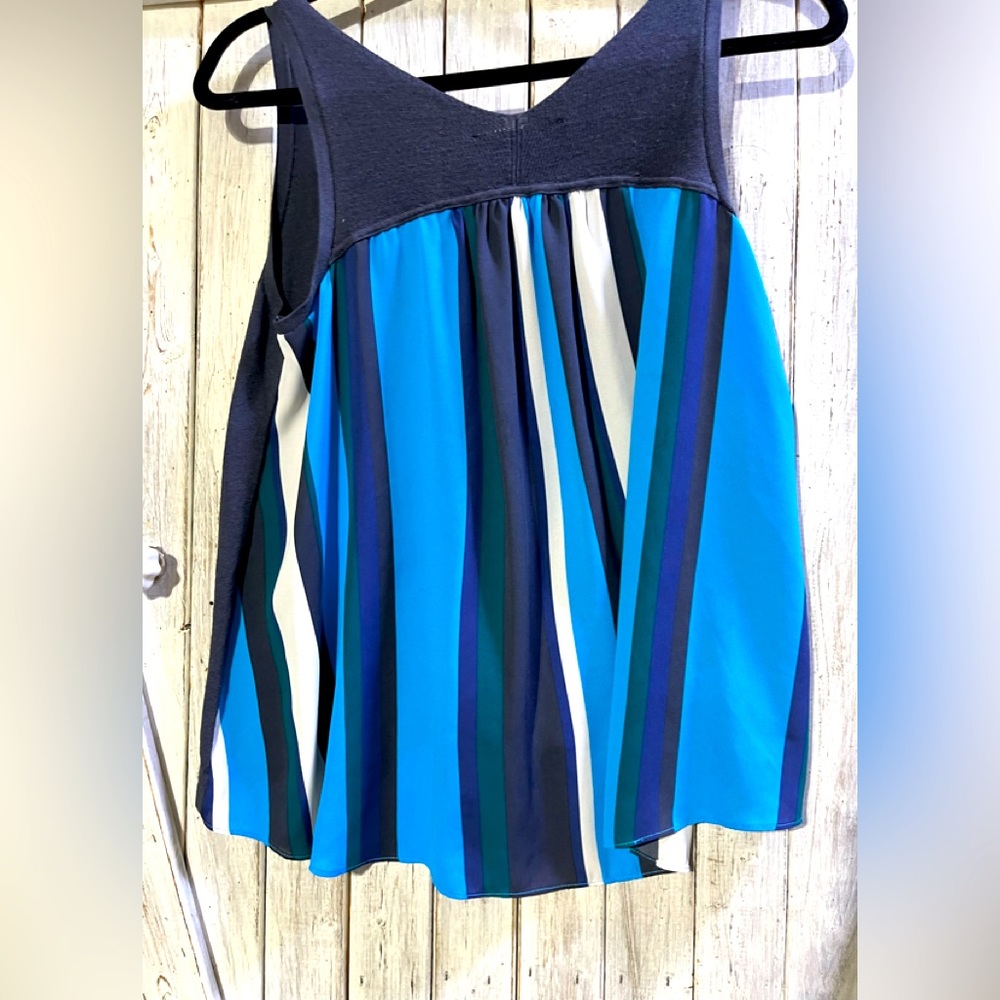 LOFT size small tank. Awesome detail!! Perfect to layer with!! Beautiful piece